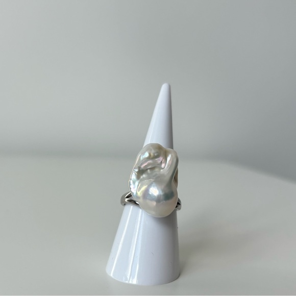 Baroque Pearl Ring - Picture 1 of 9